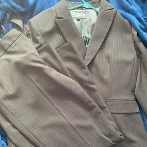 Tahari Women’s Pantsuit Size 12